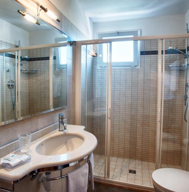 hotelmirabelviserba en attic-rooms 016