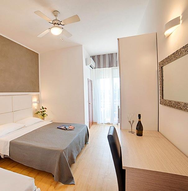 hotelmirabelviserba en superior-rooms 017