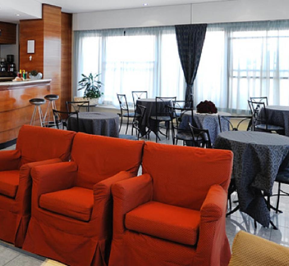 hotelmirabelviserba en services 018
